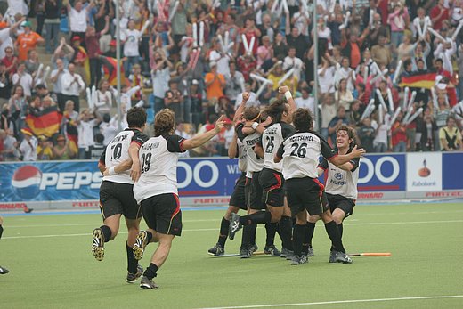 © Herbert Bohlscheid (www.sportfoto.tv) / Wolfgang Quednau (www.hockeyimage.net)